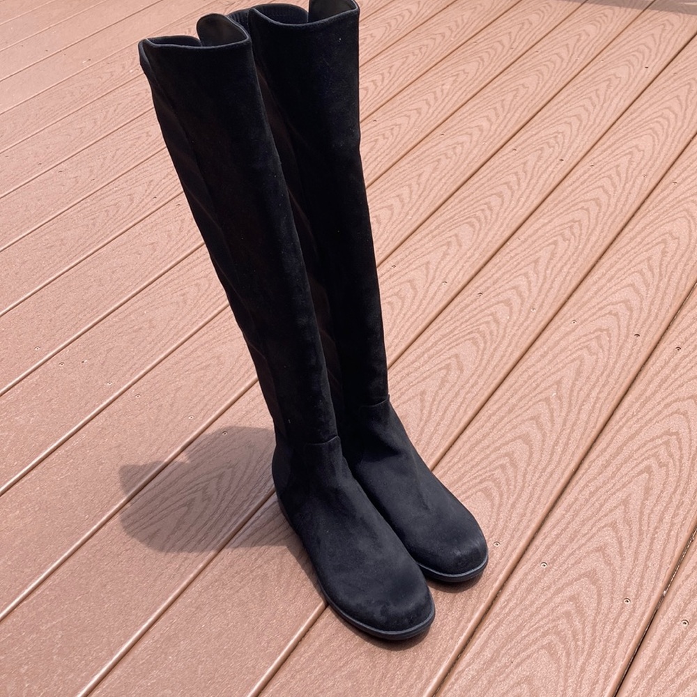 Chic Black Knee-High Boots